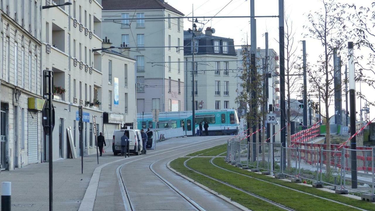8 Rue Brise Echalas Saint-Denis  Luaran gambar
